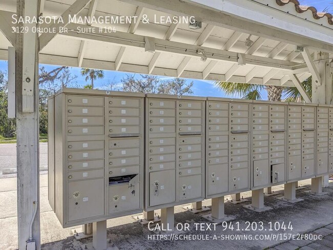 Building Photo - 3129 Oriole Dr