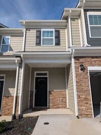 Building Photo - New Construction Townhouse-Hendersonville!