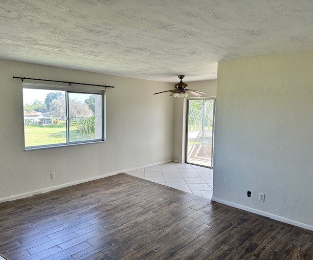 Building Photo - 3645 Boca Ciega Dr