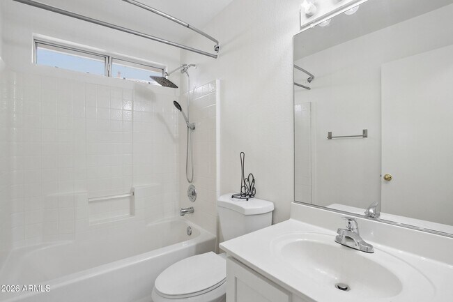 Building Photo - 15661 W Hammond Dr