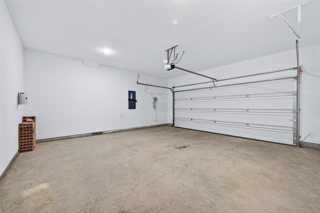 Building Photo - 910 Sunflower Trl