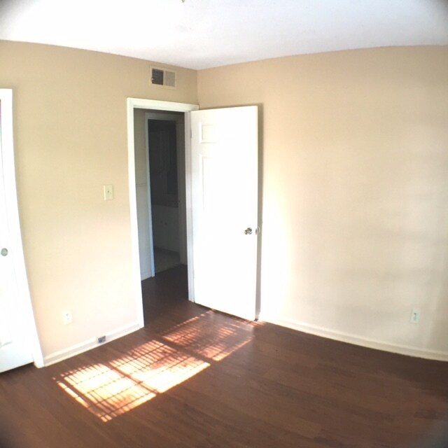 Building Photo - Lovely Home For Rent
