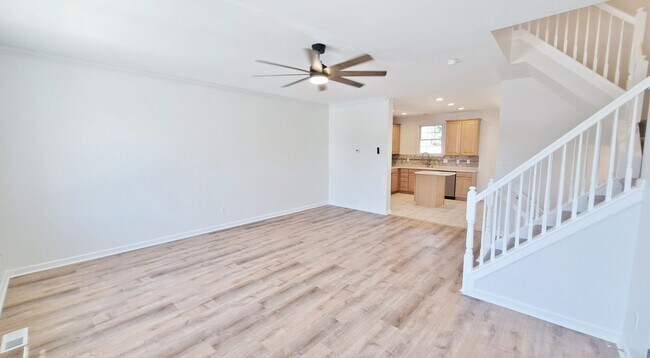 Building Photo - 3 Bed / 2 Full and 2 Half Bath Single Family Townhome