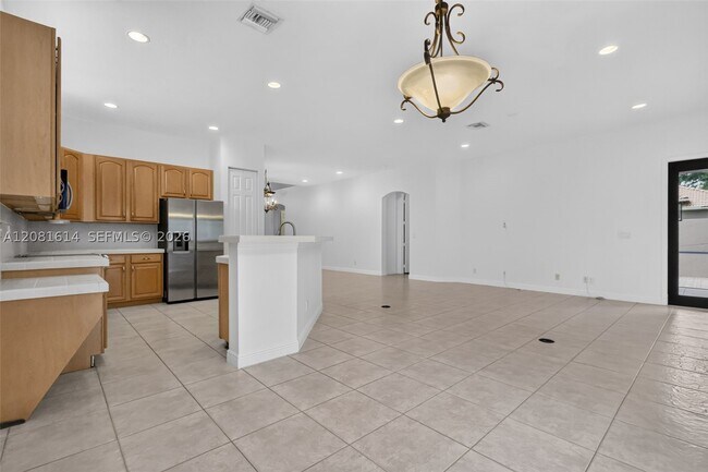 Building Photo - 5659 Via De La Plata Cir