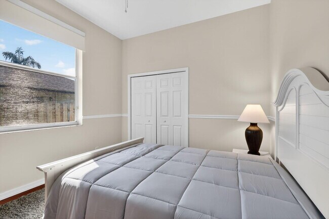 Building Photo - 1500 Firethorn Dr