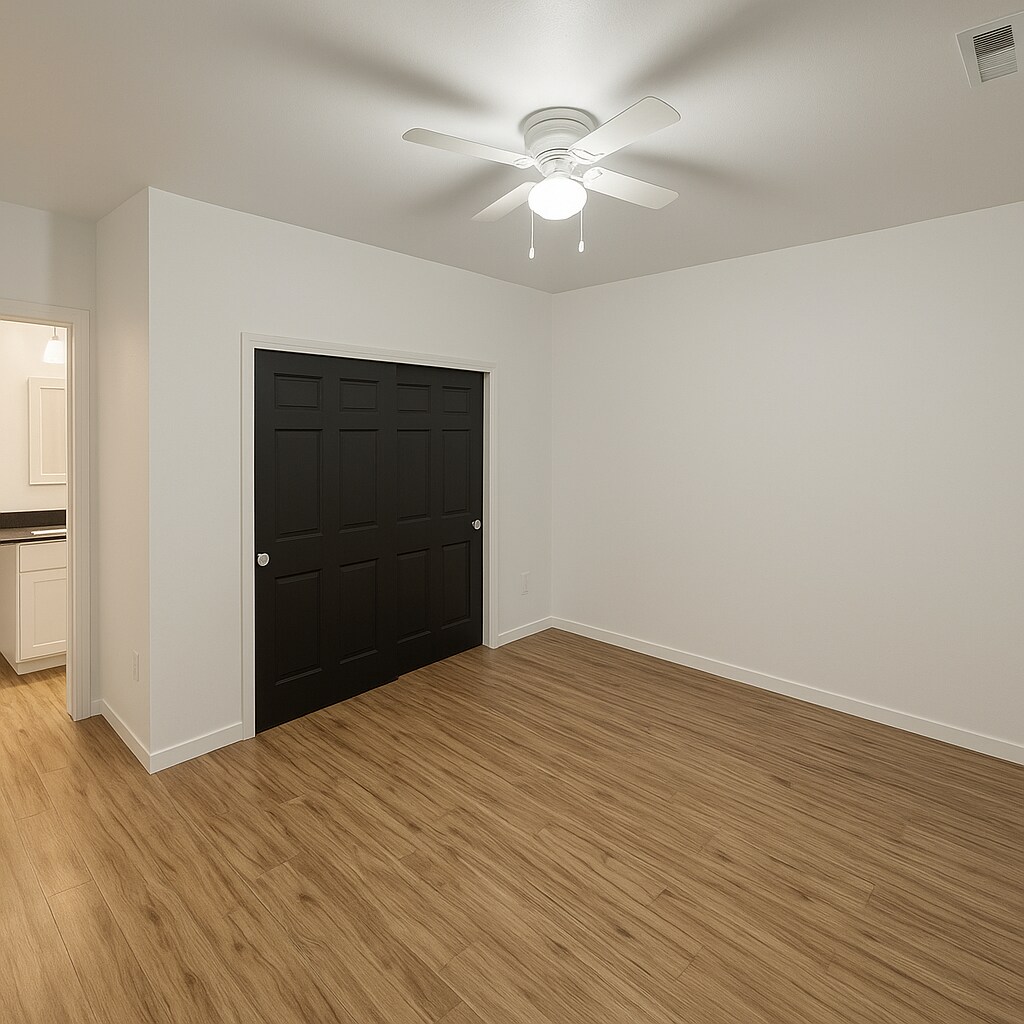 Bedroom 1 & Bathroom - 119 Grant Dr