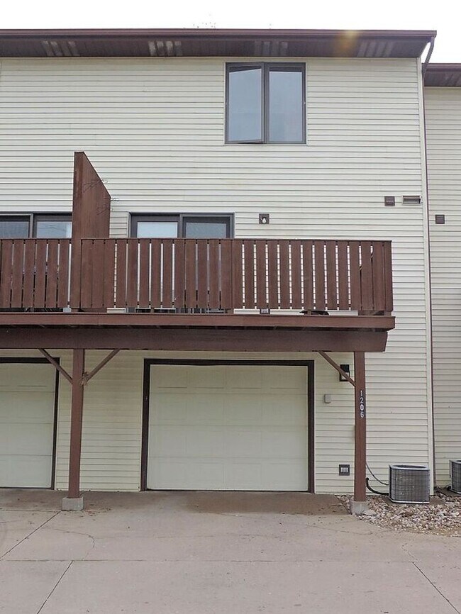 Building Photo - 1206 Mormon Trek Blvd