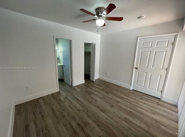 Building Photo - 1810 SW 33rd Ave