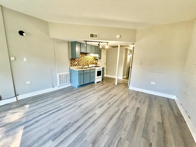 Building Photo - 9211 S Laflin St