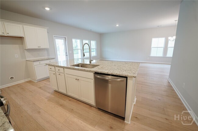 Building Photo - 128 Amethyst Dr