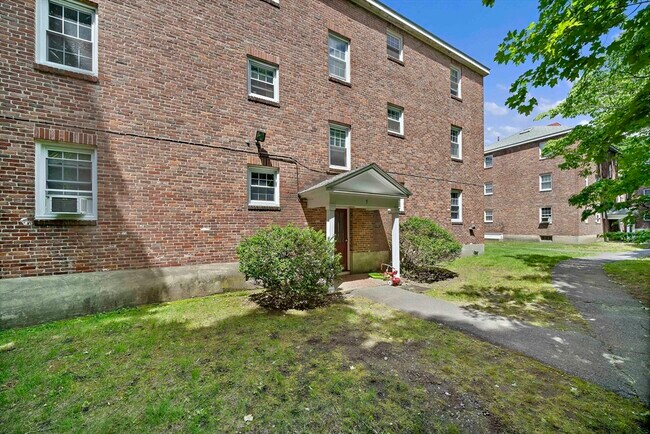 Building Photo - 5 Dexter St