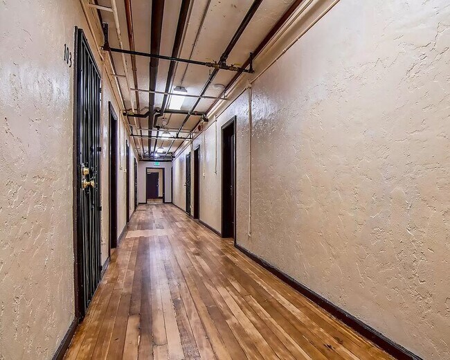 Interior Photo - mon5233