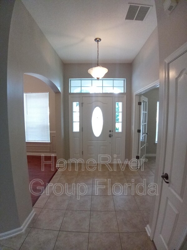 Building Photo - 2575 Creekfront Dr