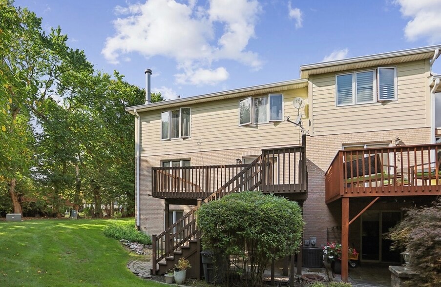 Building Photo - 17727 Mayher Dr