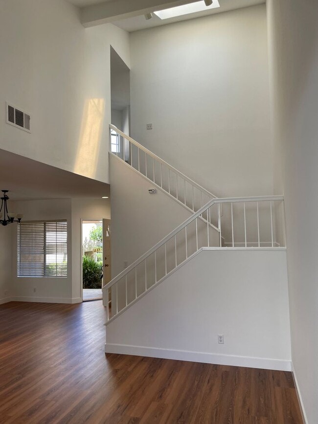Building Photo - Dual Master Two Bedroom Townhome in Westpa...