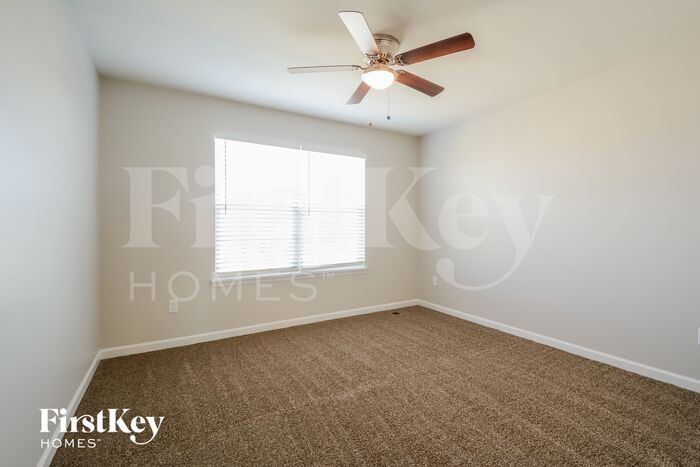 Building Photo - 3248 Charlestowne Crossing Dr