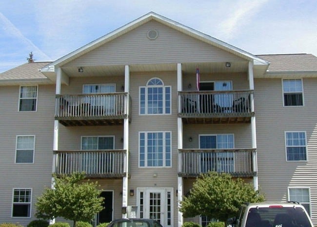 Primary Photo - Parkview Apartments