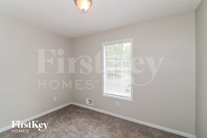 Building Photo - 2982 Valley View Cir
