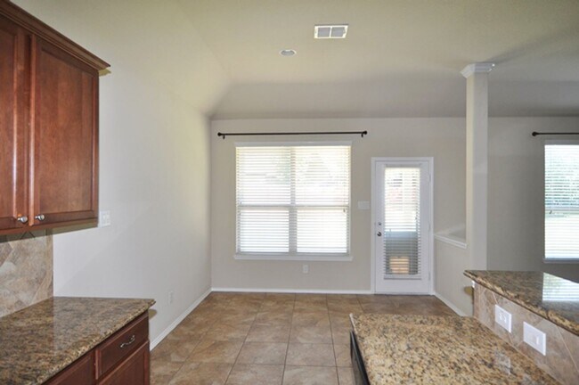 Building Photo - 3521 Twin Pines Dr