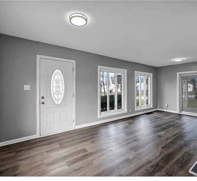 Building Photo - 204 Grove Ave