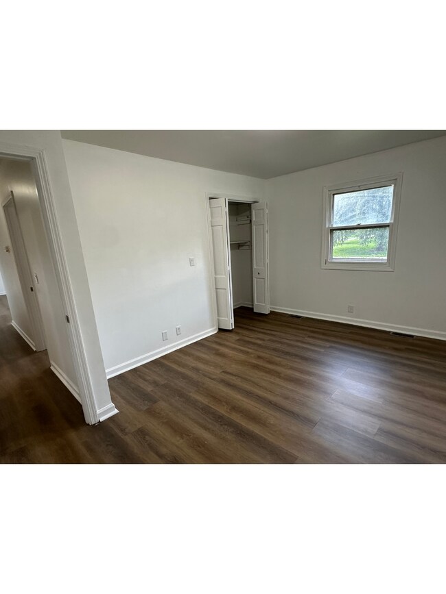 Building Photo - 5663