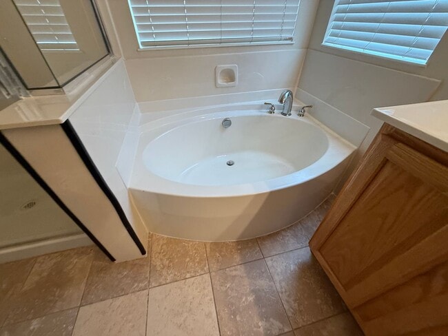 Building Photo - Apple Valley Estates- Gated Community- Beautiful 4 Bedrooms, 3 Bathrooms