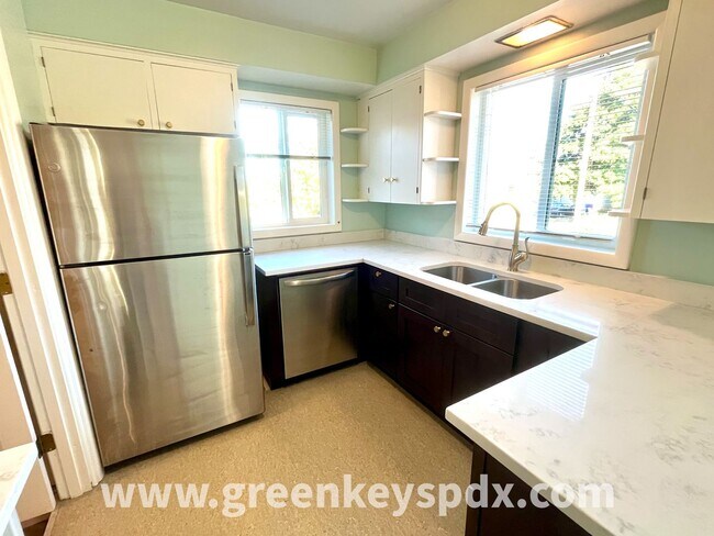 Building Photo - N Albina Duplex