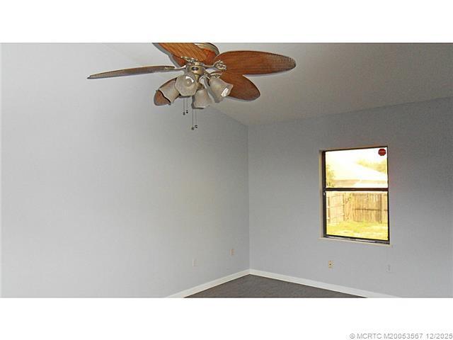 Building Photo - 699 SW Hoffenberg Ave