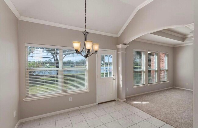 Building Photo - 10115 Cottonwood Canyon Dr