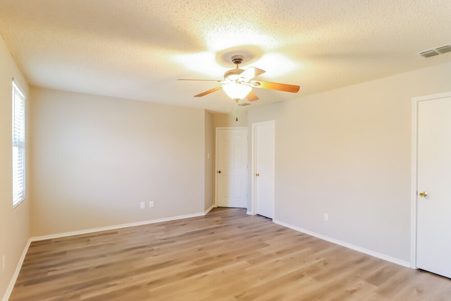Building Photo - 3826 German Pointer Way