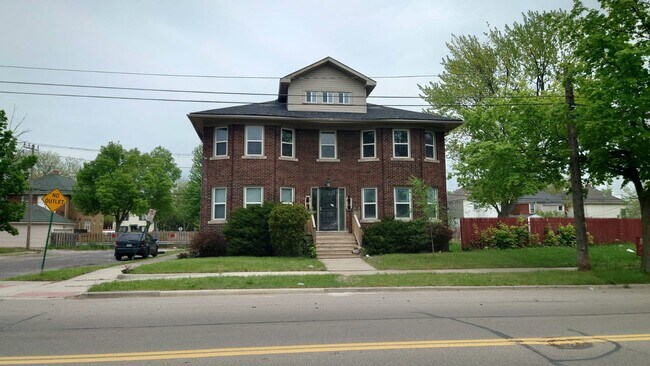 Building Photo - 1350 Alter Rd