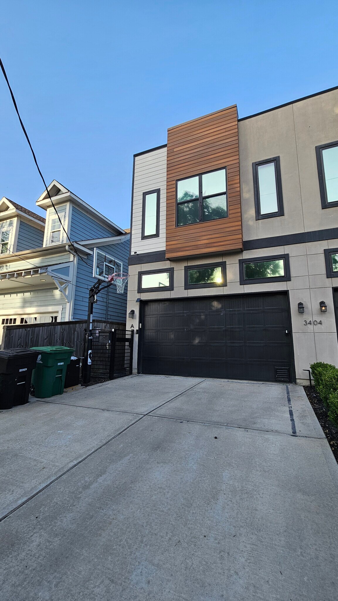 Building Photo - 3404 Rogers St