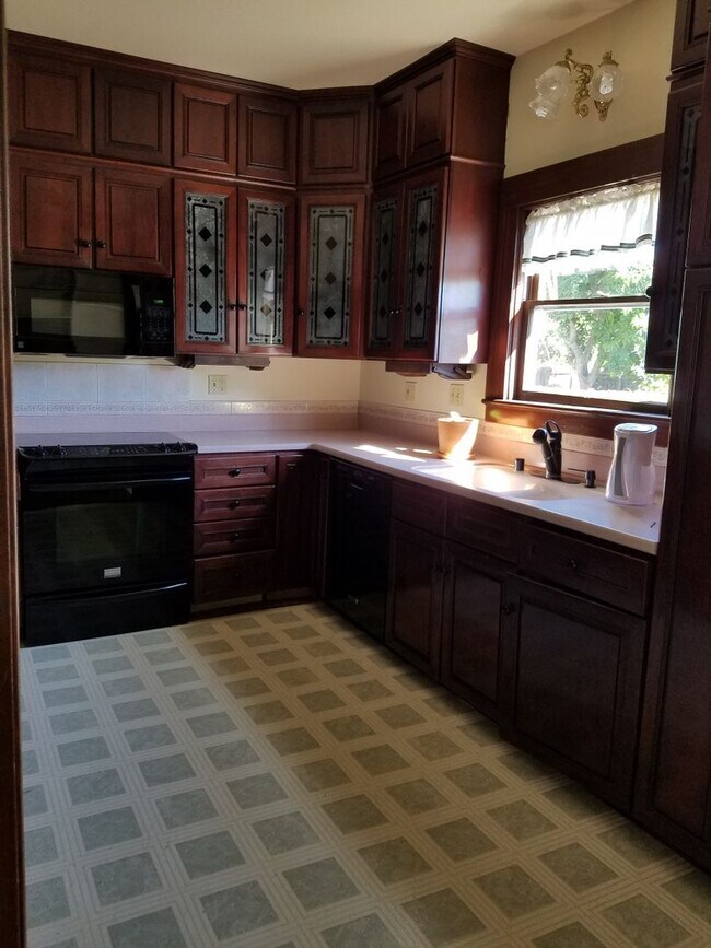 Building Photo - 1 Bedroom House Near Downtown SLO