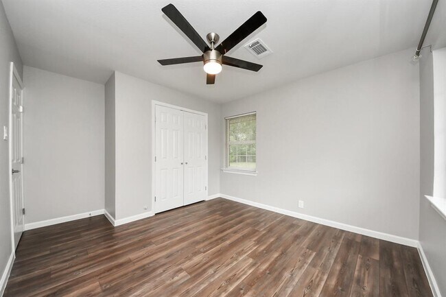 Building Photo - 3111 Tanglebriar Dr