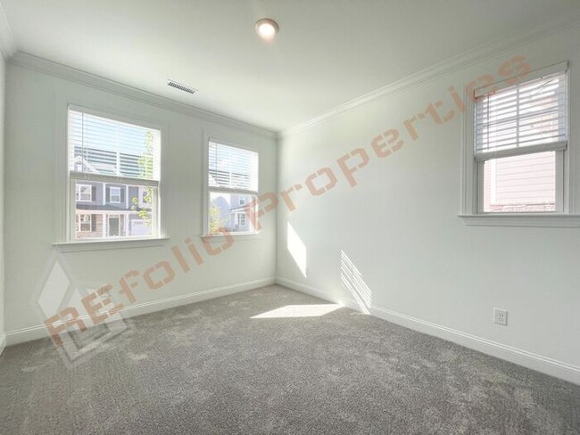 Building Photo - Beautiful Brand New 4 Bedroom, 3 Bathroom ...