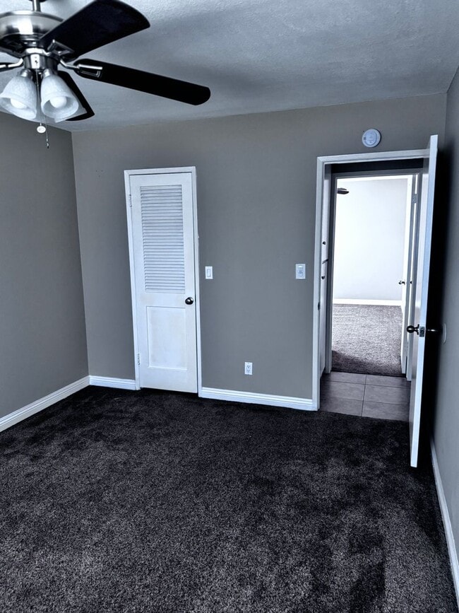 Building Photo - Beautiful 4 bed 2 baths house in a great a...