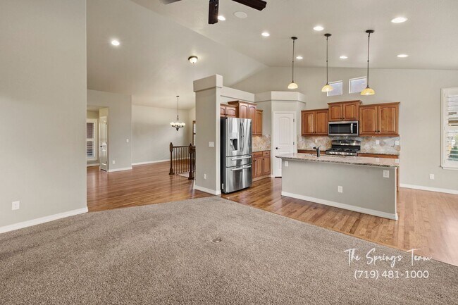 Building Photo - BEAUTIFUL 4BD + BONUS ROOM/3BA/3 CAR GARAG...
