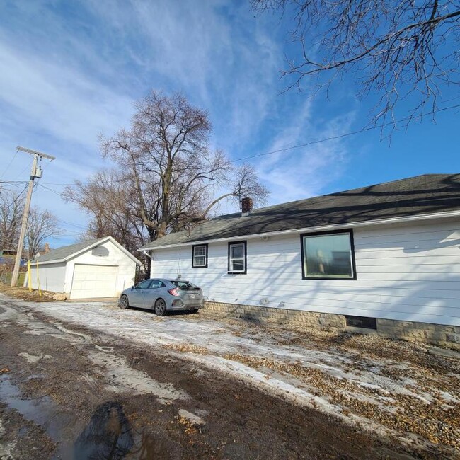 Building Photo - 317 Dunnwood Dr