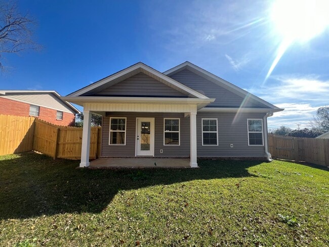 Building Photo - Available April!