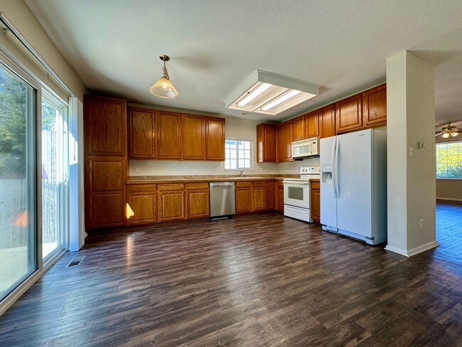 Building Photo - Newly updated 3 bedroom home in Commerce C...