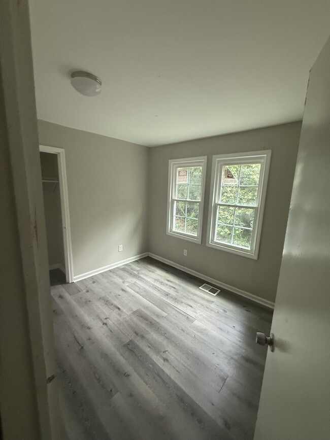 Building Photo - 137 Stonehedge Drive