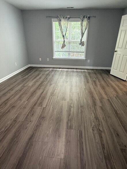 Building Photo - 5400 Tanglewood Pine Ln