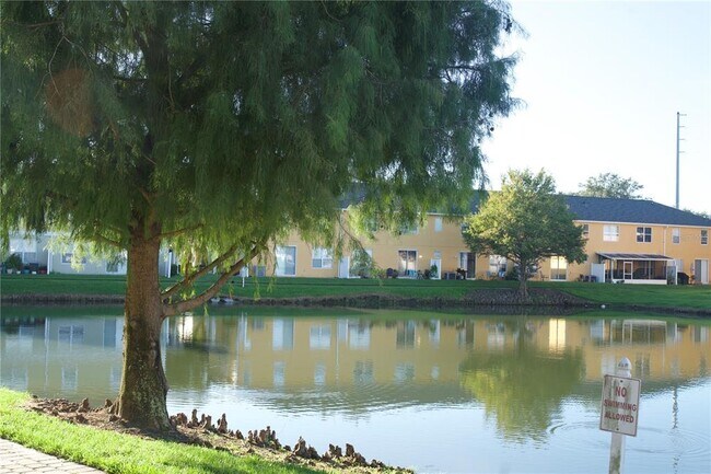 Building Photo - 4925 Poolside Dr