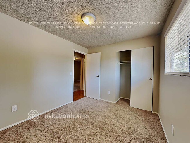 Building Photo - 35857 9th Ave SW