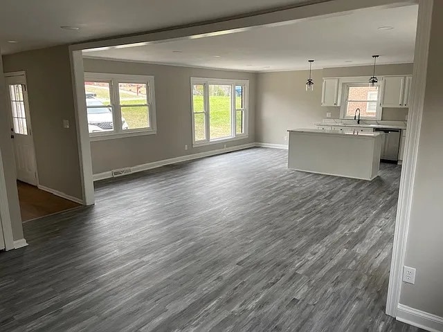 Building Photo - 914 Edison Rd