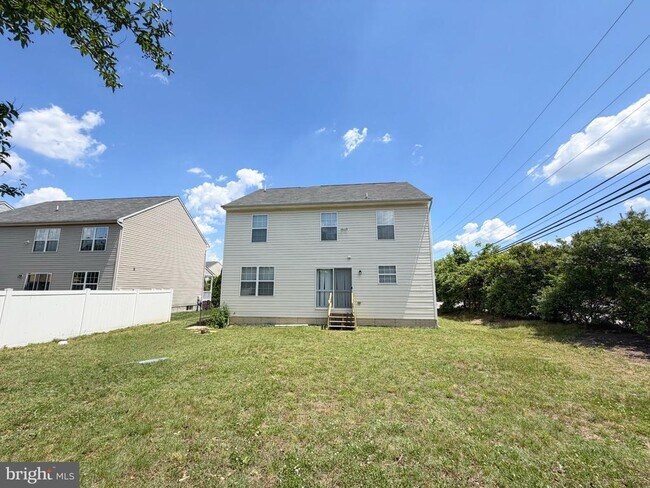 Building Photo - 10 S Meadow Ct