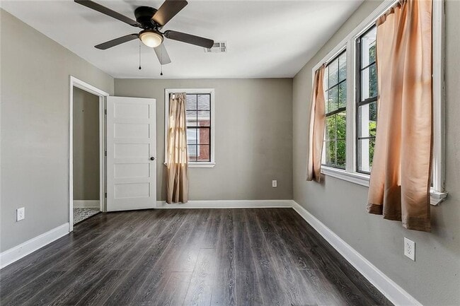 Building Photo - 1828 Alvar St