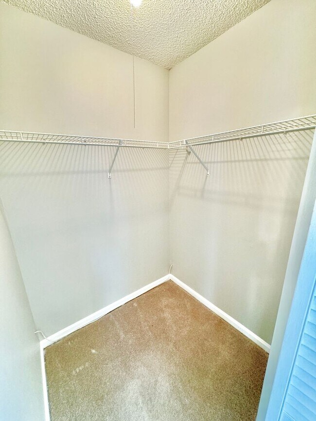 Building Photo - Charming two bedroom, two bathroom home at...