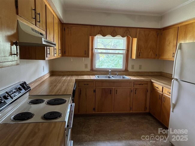 Building Photo - 1237 15th Ave NW