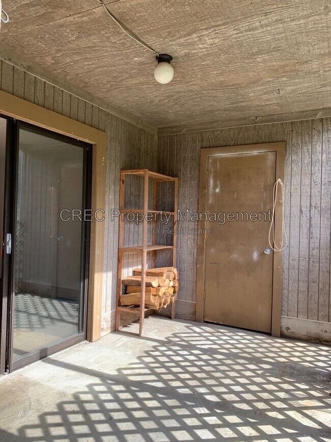 Building Photo - 2736 Jobee Dr
